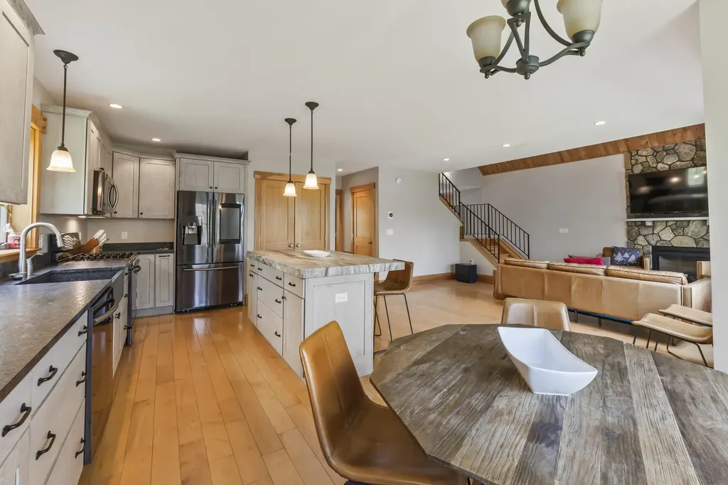 14 Riley Road Naples ME 04055