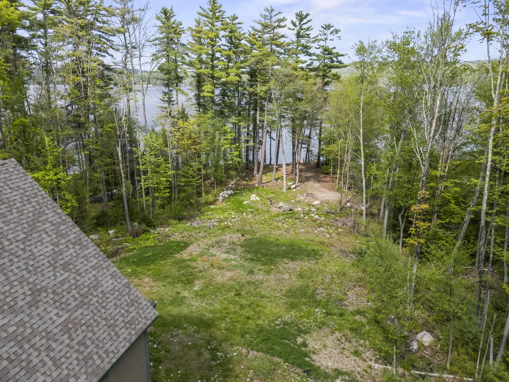 14 Riley Road Naples ME 04055