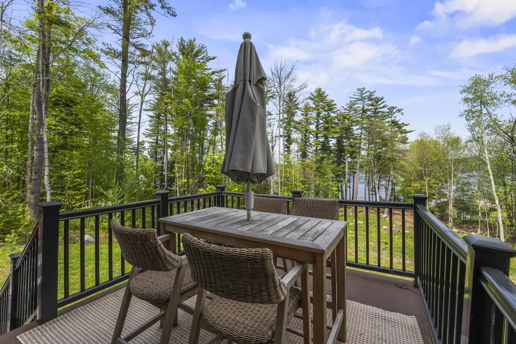 14 Riley Road Naples ME 04055