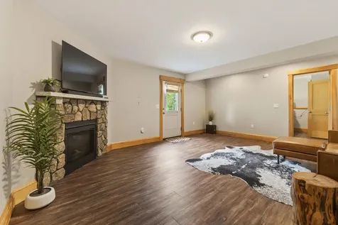 14 Riley Road Naples ME 04055
