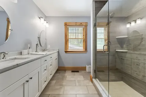 14 Riley Road Naples ME 04055