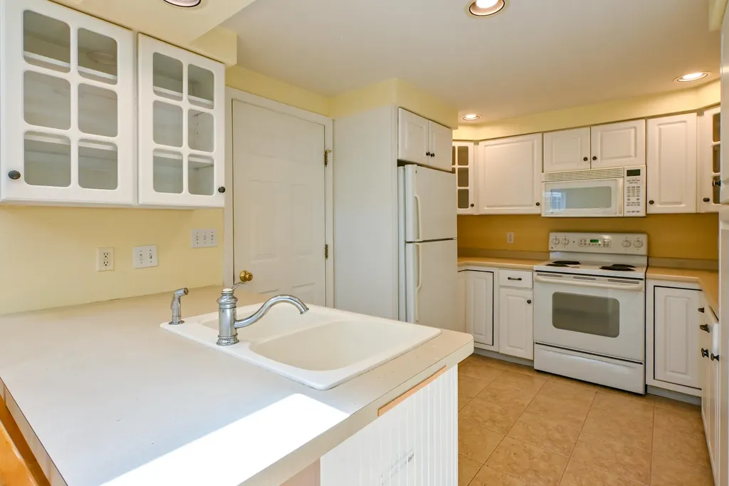 66 Stratford Place Kennebunk ME 04043