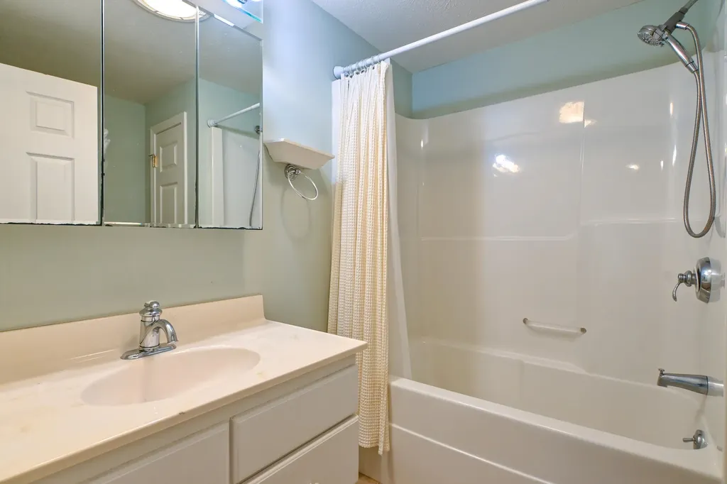 66 Stratford Place Kennebunk ME 04043