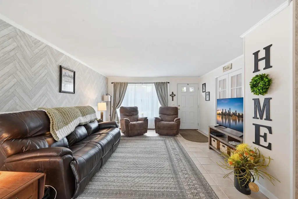18 Burke Street Farmingdale ME 04344