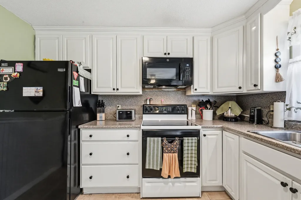 18 Burke Street Farmingdale ME 04344