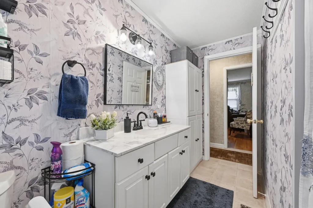 18 Burke Street Farmingdale ME 04344