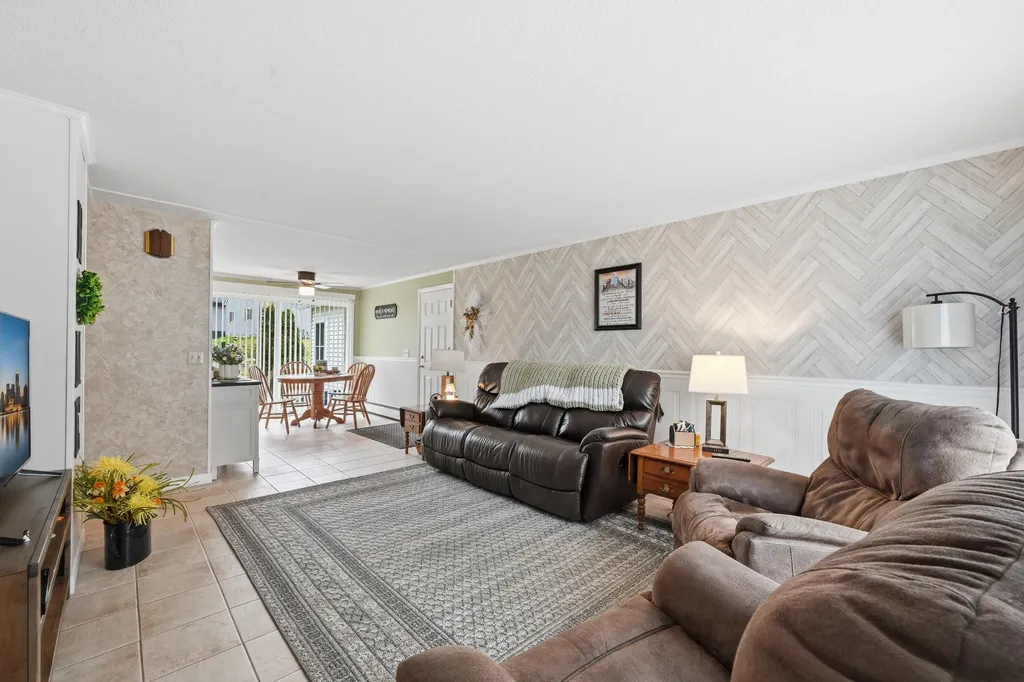 18 Burke Street Farmingdale ME 04344
