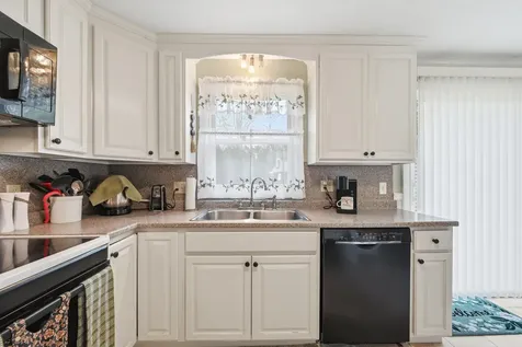 18 Burke Street Farmingdale ME 04344