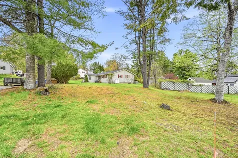 18 Burke Street Farmingdale ME 04344