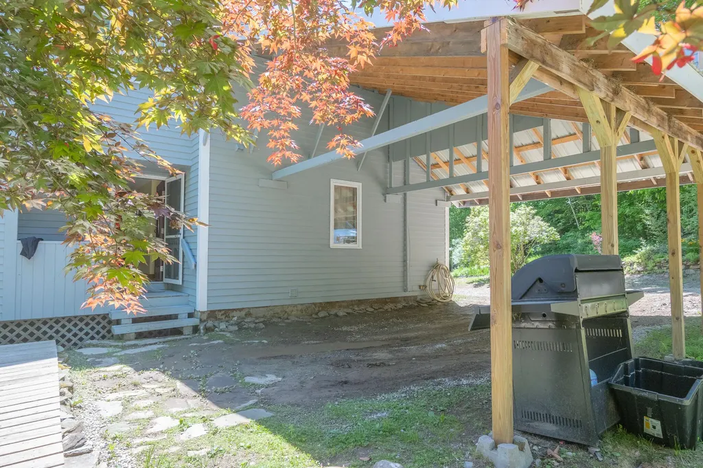 674 Elm Hill Road Paris ME 04281