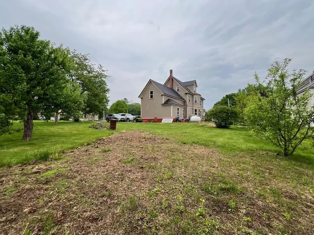 32 Pleasant Street Houlton ME 04730