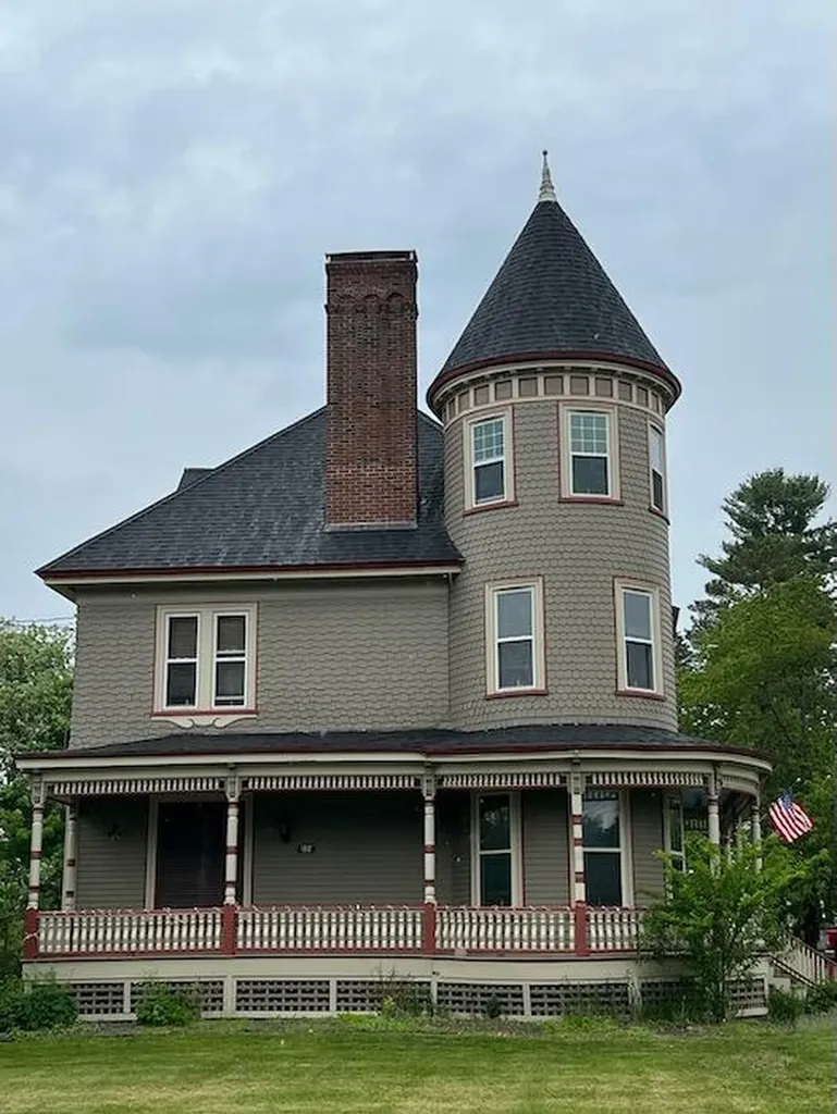 32 Pleasant Street Houlton ME 04730