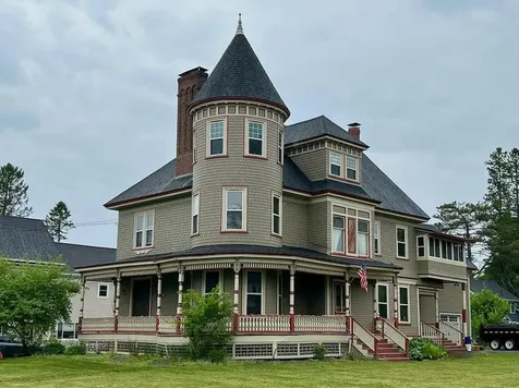 32 Pleasant Street Houlton ME 04730