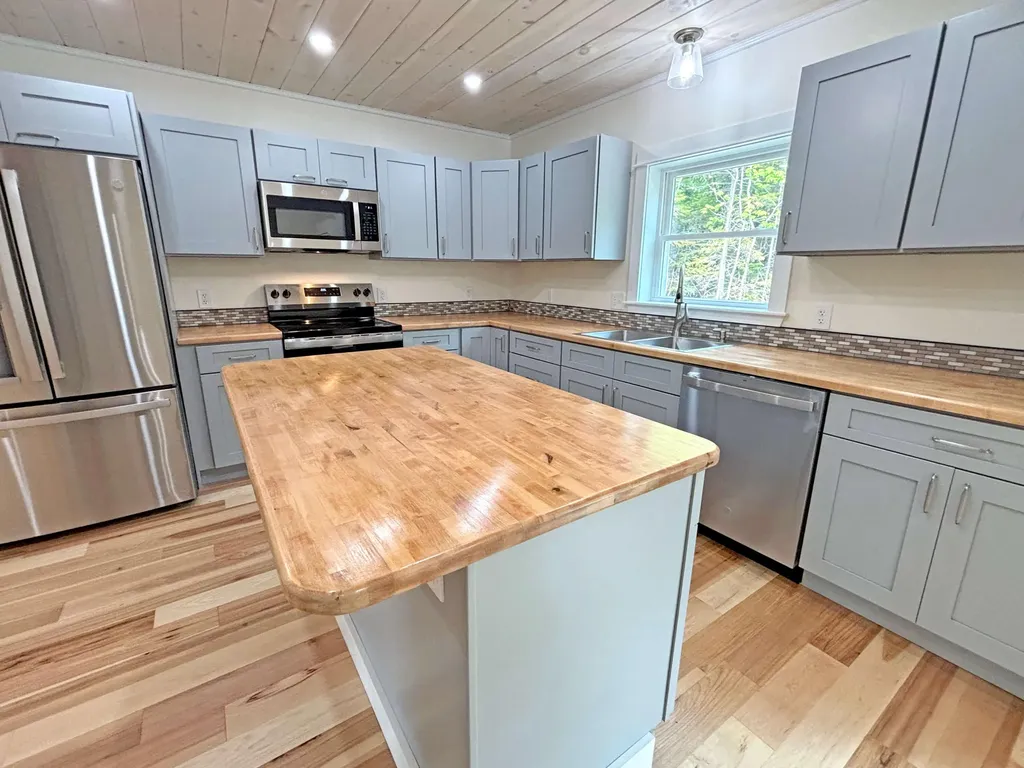 29 Alder Lane Tremont ME 04612