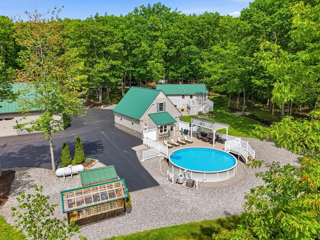 2 Betty Lane Waterboro ME 04030