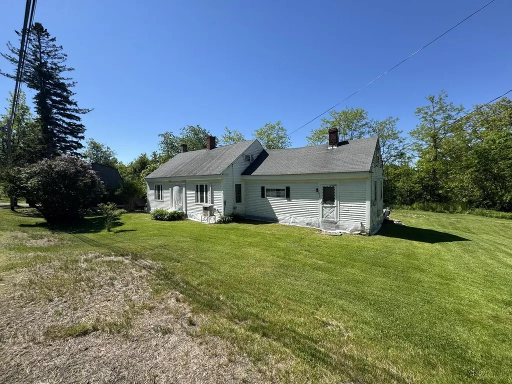 676 River Road Bucksport ME 04416