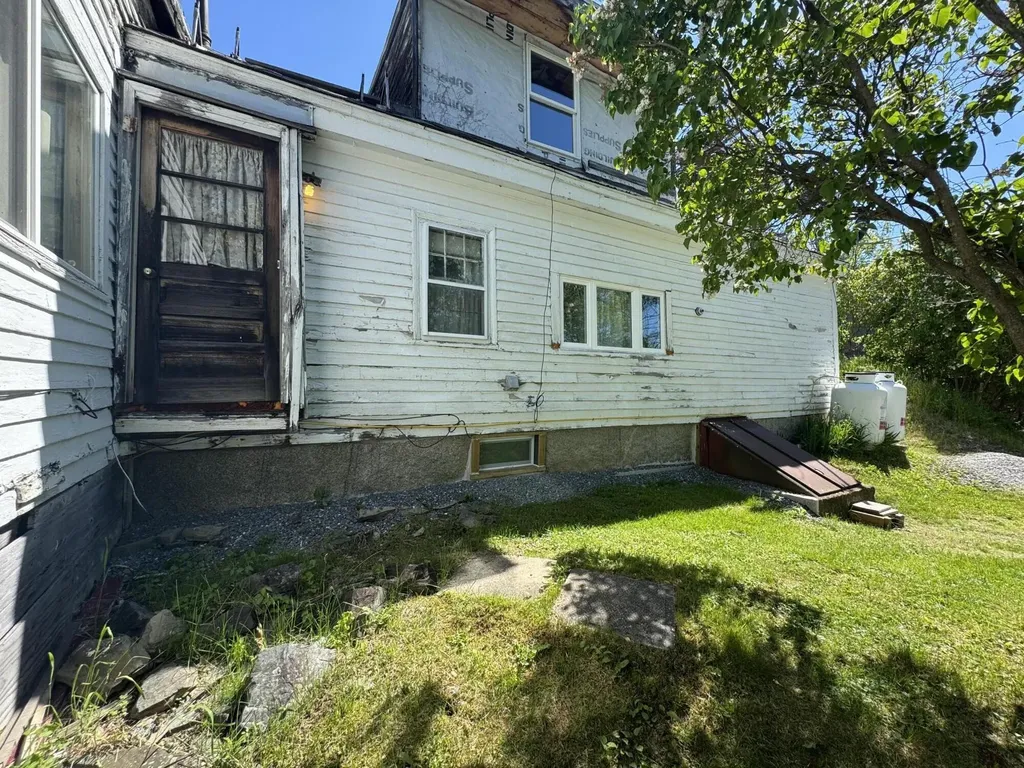 676 River Road Bucksport ME 04416