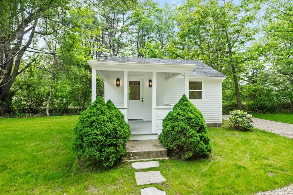 11 Wildes District Road Kennebunkport ME 04046