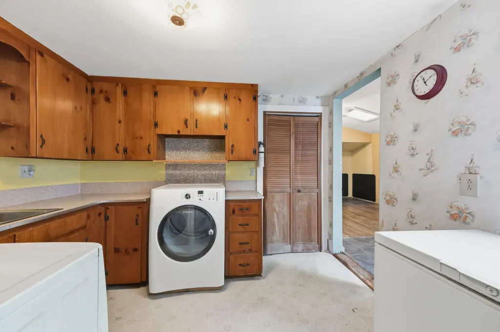 1117 Main Street Waldoboro ME 04572