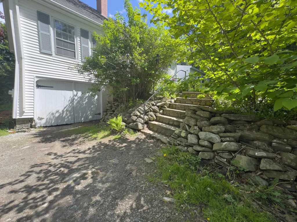 1117 Main Street Waldoboro ME 04572