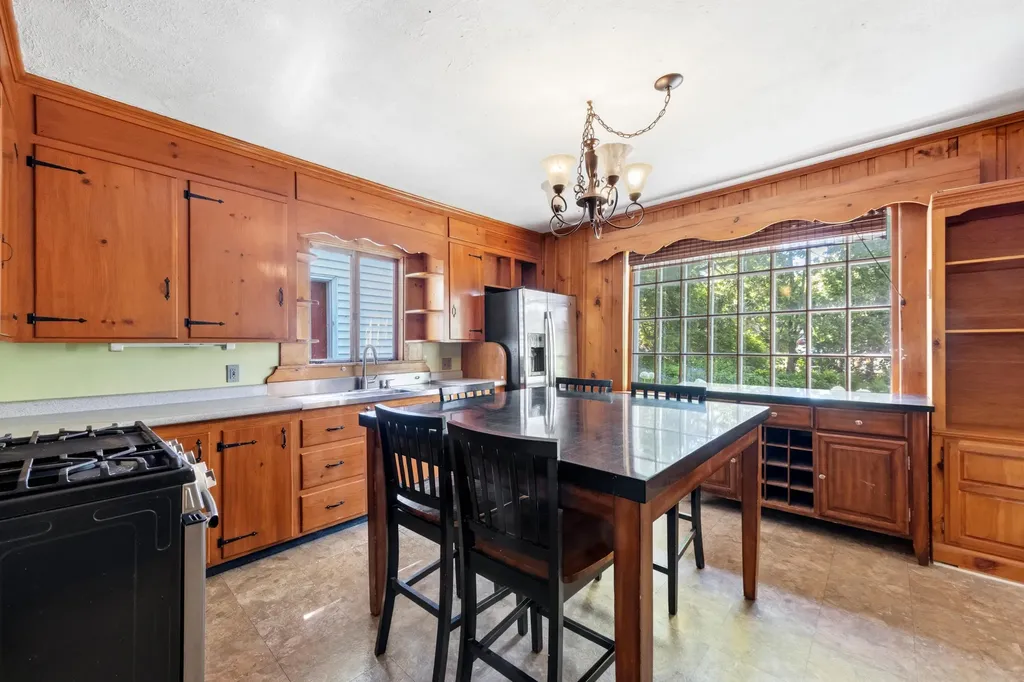 1117 Main Street Waldoboro ME 04572