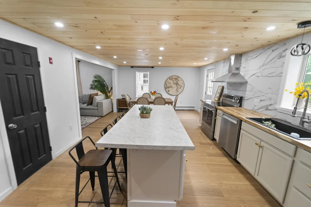 156 Essex Street Bangor ME 04401