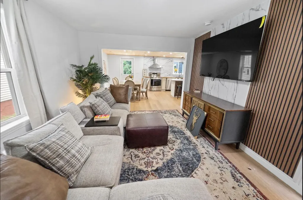 156 Essex Street Bangor ME 04401