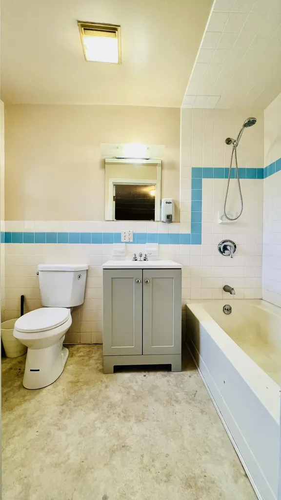 1883 Essex Street Bangor ME 04401