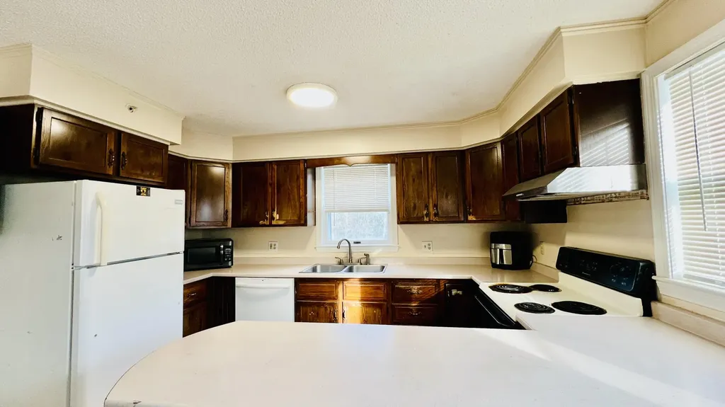 1883 Essex Street Bangor ME 04401