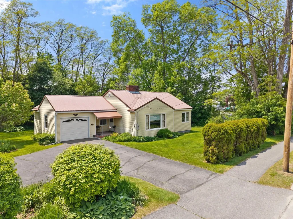 32 Davenport Street Milford ME 04461