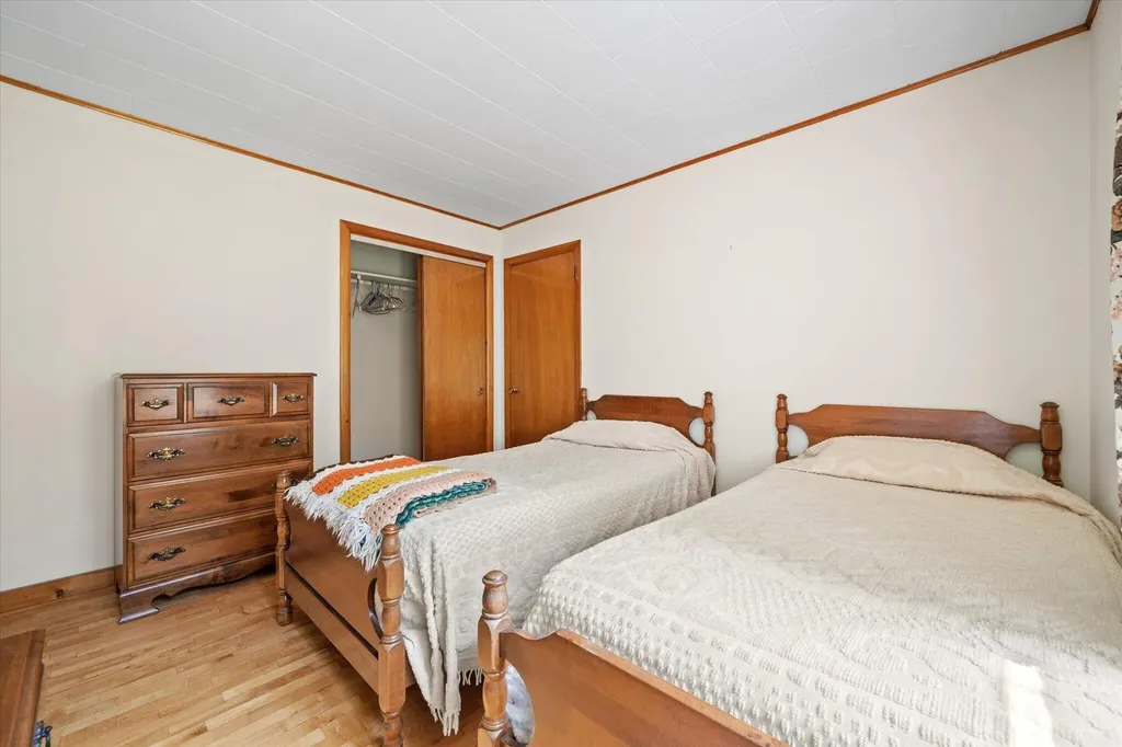 32 Davenport Street Milford ME 04461