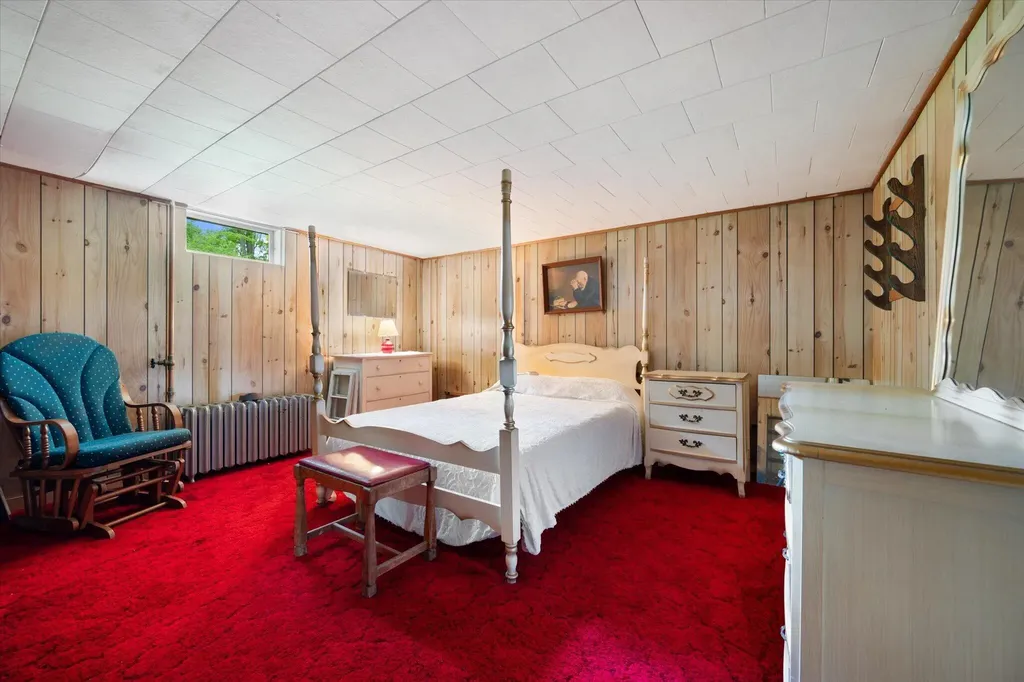 32 Davenport Street Milford ME 04461