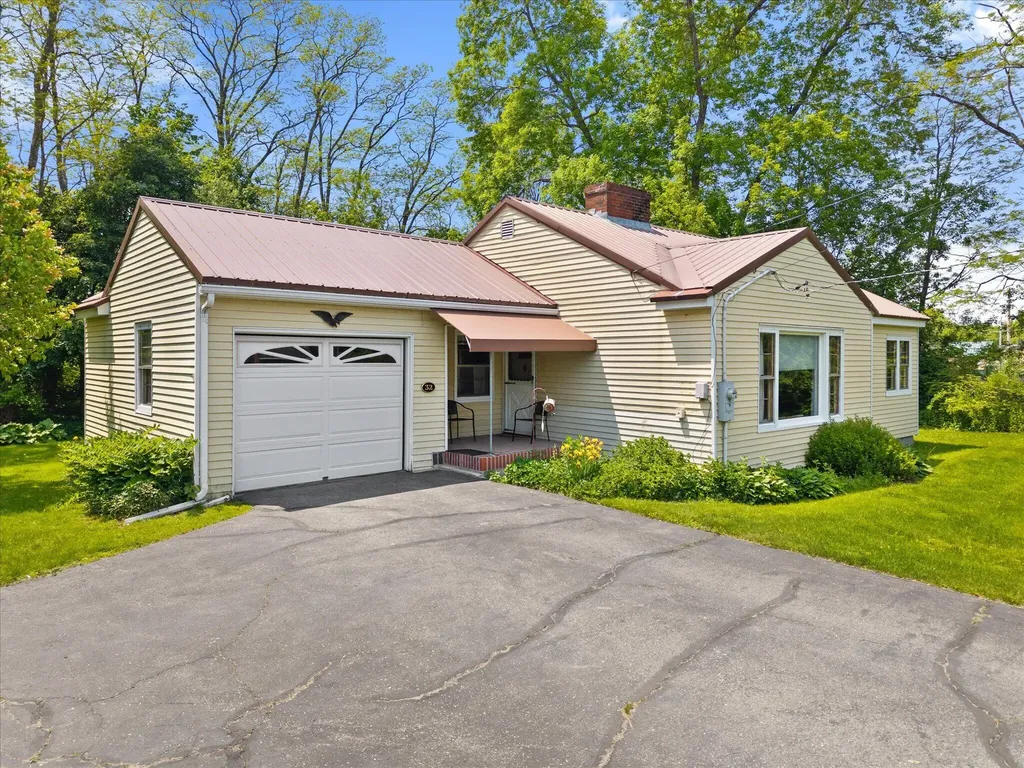 32 Davenport Street Milford ME 04461
