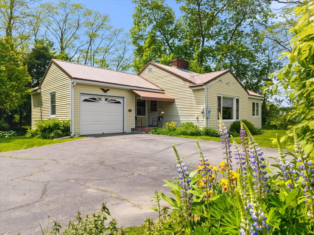 32 Davenport Street Milford ME 04461