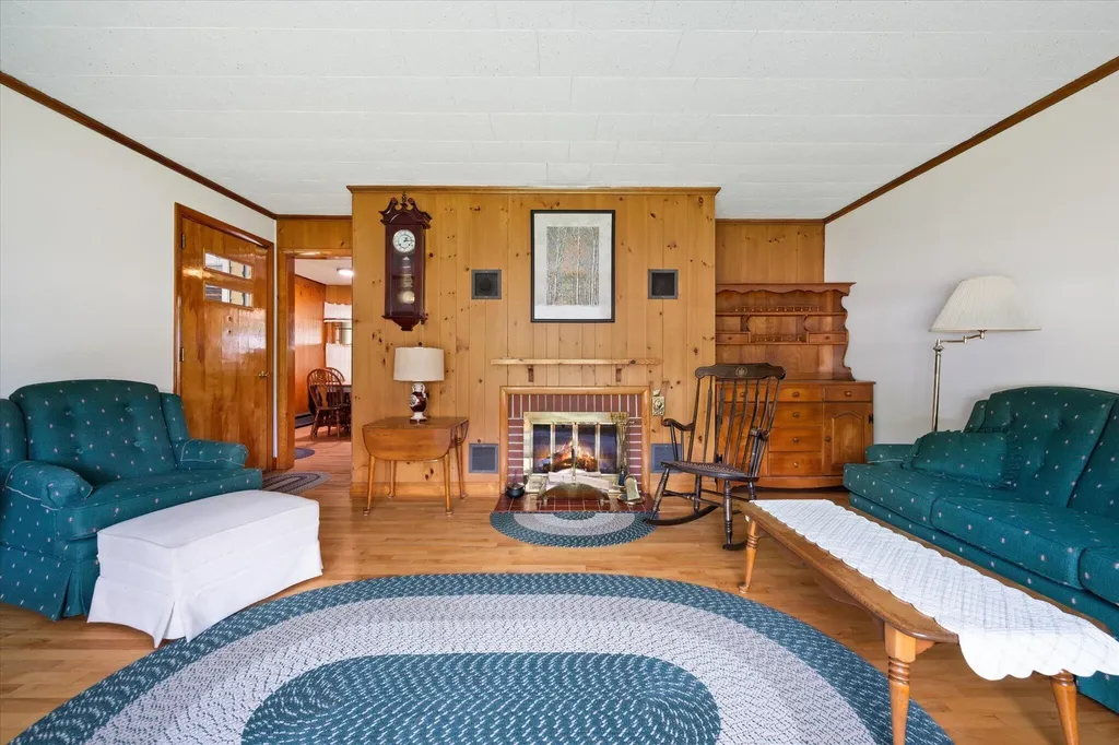 32 Davenport Street Milford ME 04461