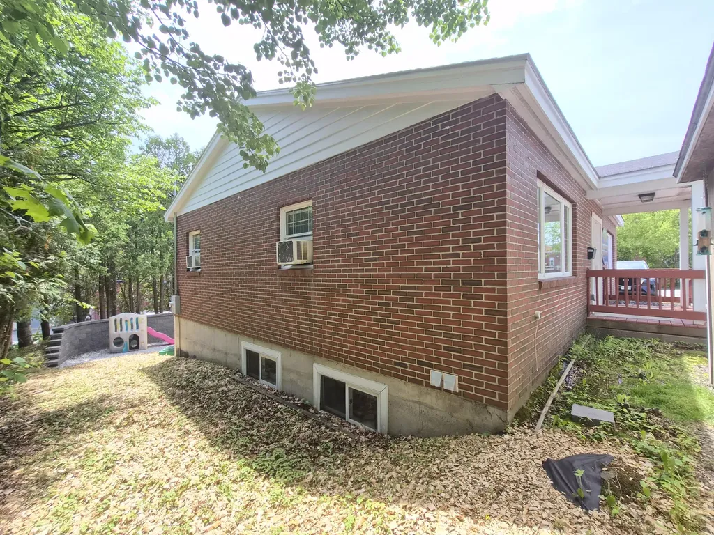 113 Church Street Farmington ME 04938
