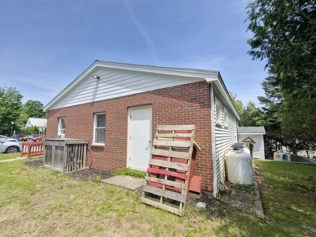 113 Church Street Farmington ME 04938