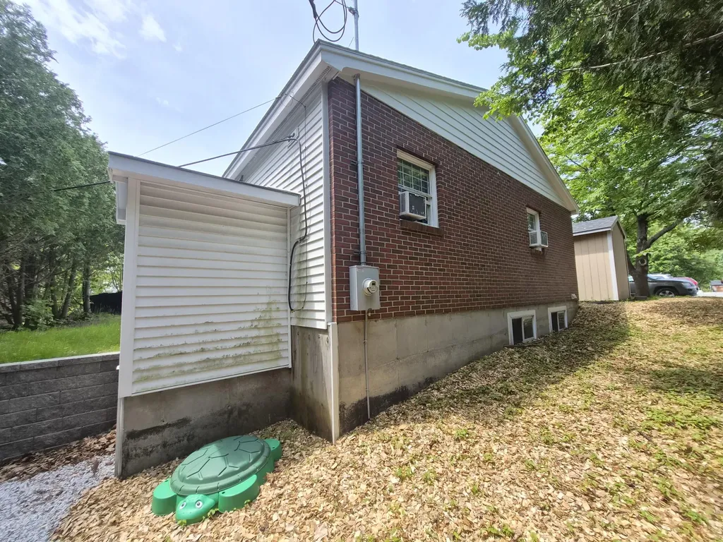 113 Church Street Farmington ME 04938