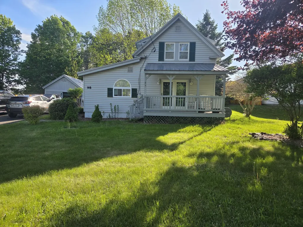 98 Fairview Avenue Dover-foxcroft ME 04426