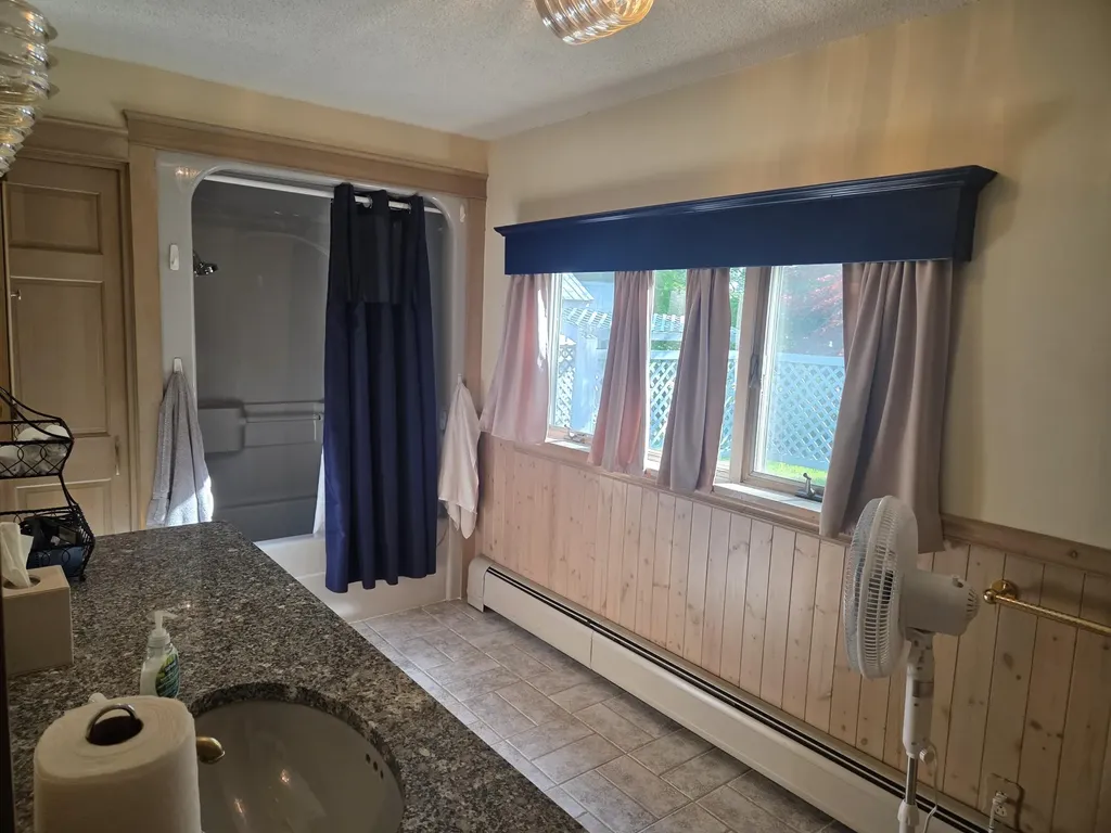 98 Fairview Avenue Dover-foxcroft ME 04426