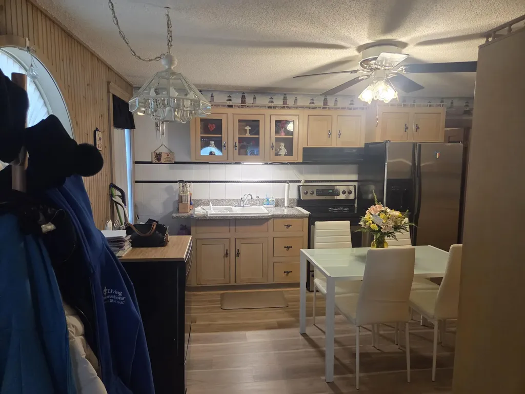 98 Fairview Avenue Dover-foxcroft ME 04426