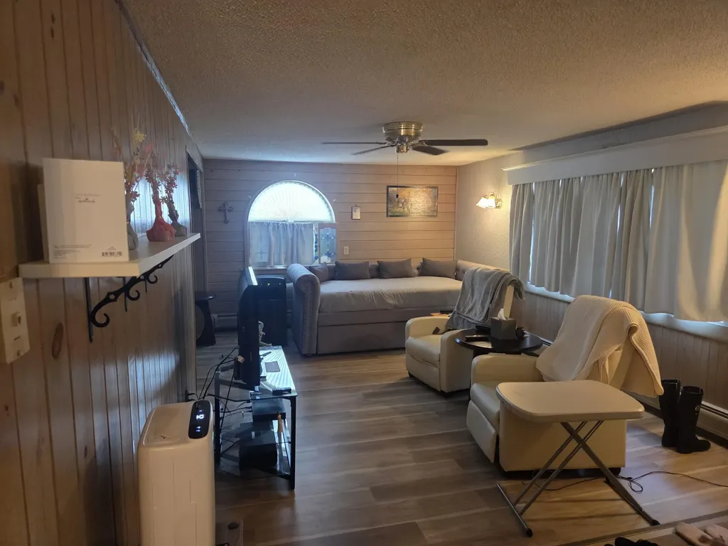 98 Fairview Avenue Dover-foxcroft ME 04426