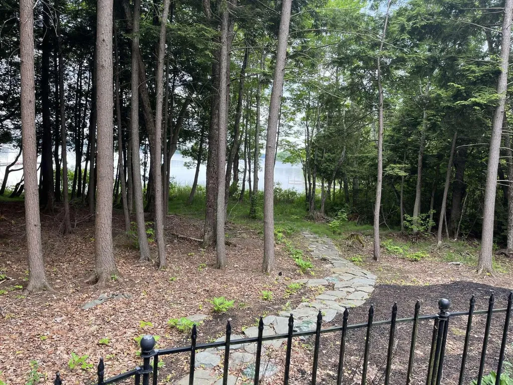 121 Wentworth Cove Road West Gardiner ME 04345