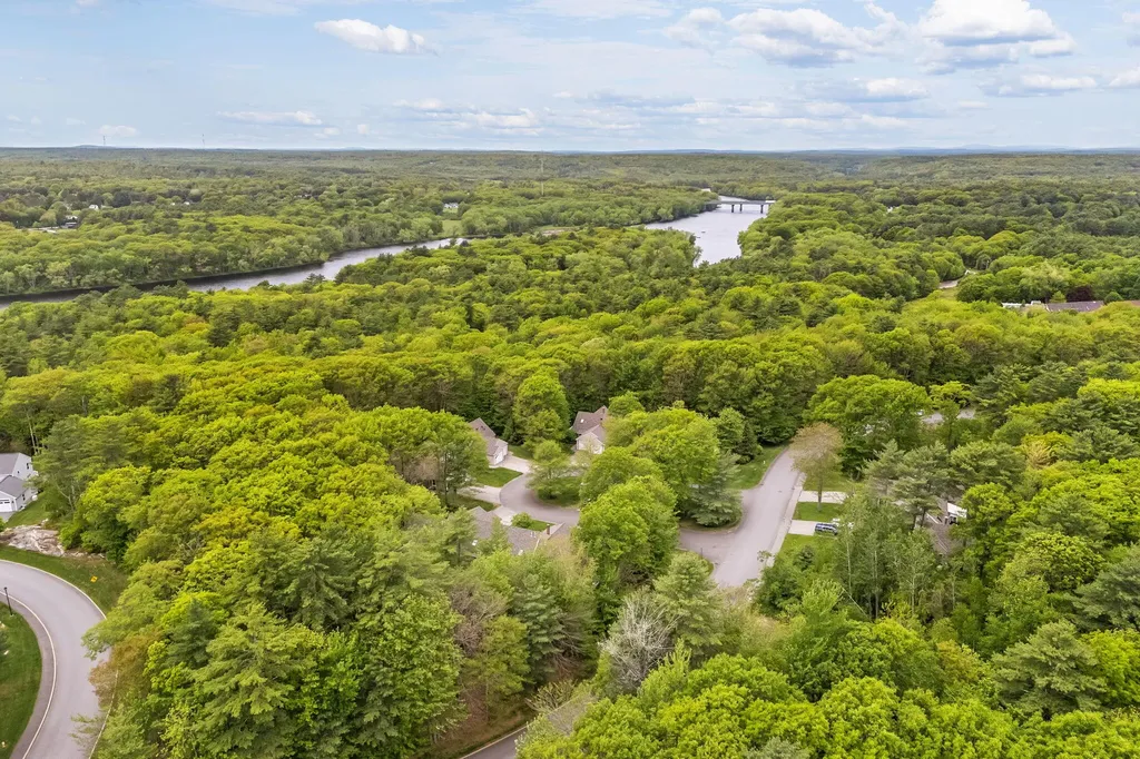 7 Garnet Drive Topsham ME 04086
