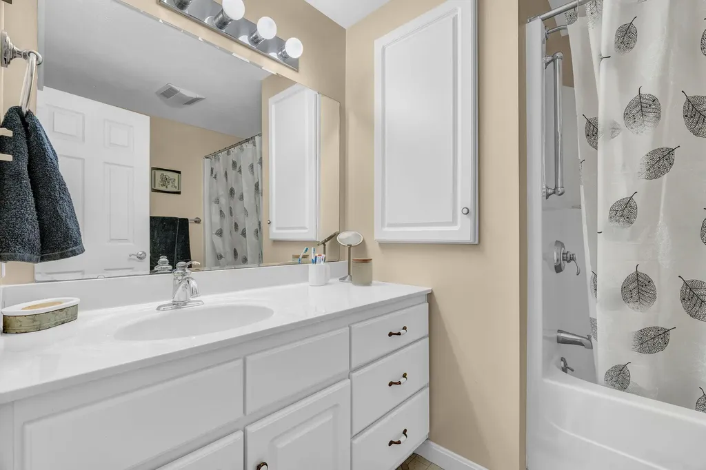 7 Garnet Drive Topsham ME 04086