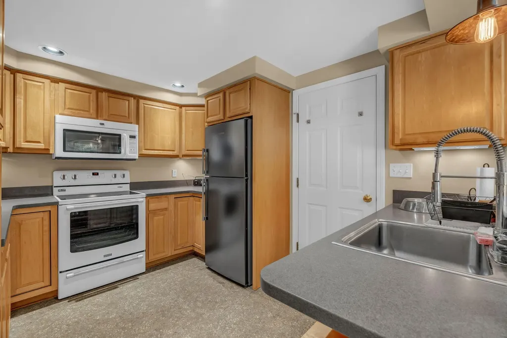 7 Garnet Drive Topsham ME 04086