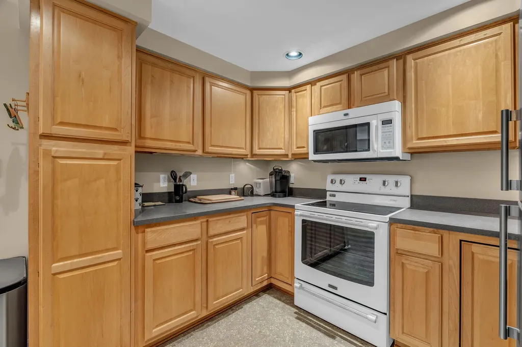 7 Garnet Drive Topsham ME 04086