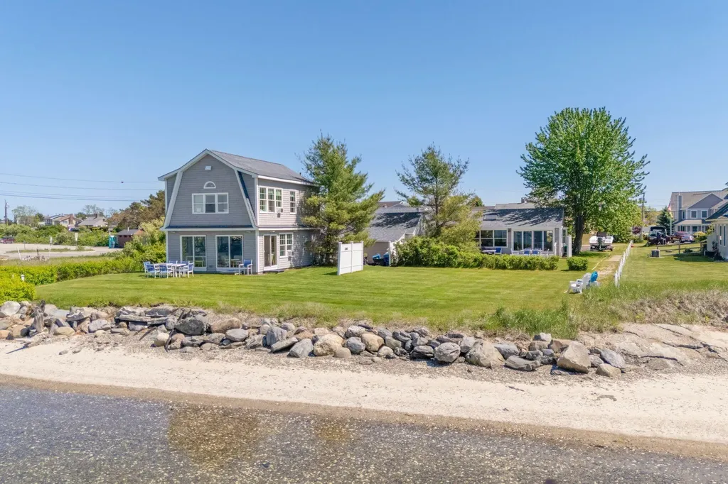 82 King Street Scarborough ME 04074