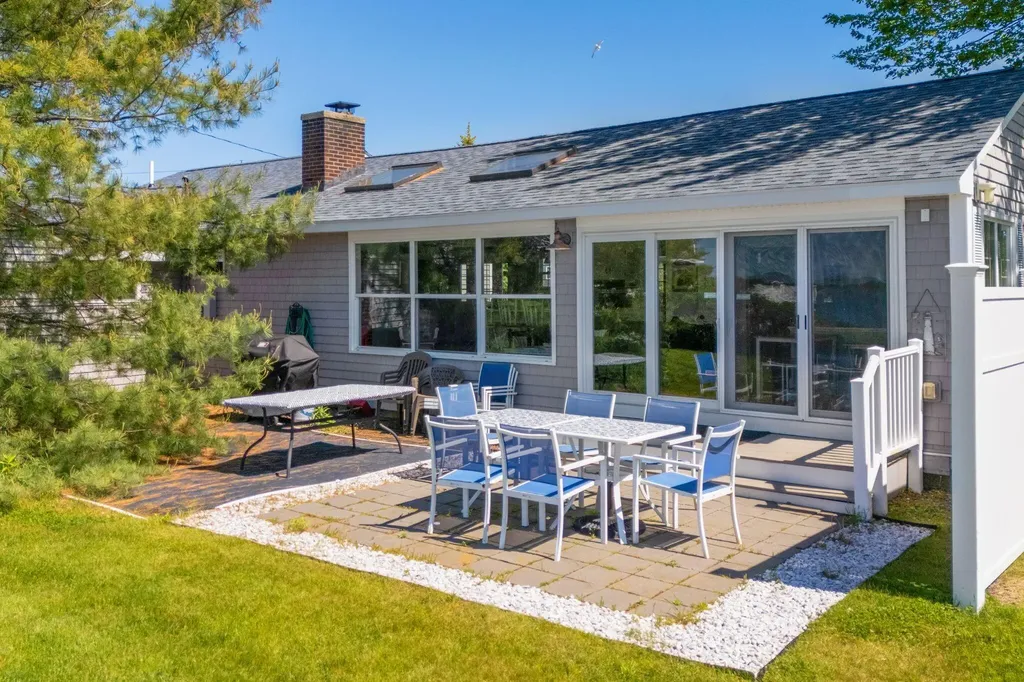 82 King Street Scarborough ME 04074