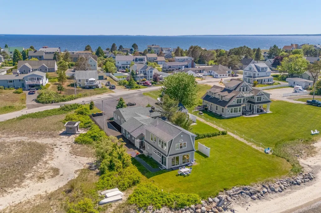 82 King Street Scarborough ME 04074
